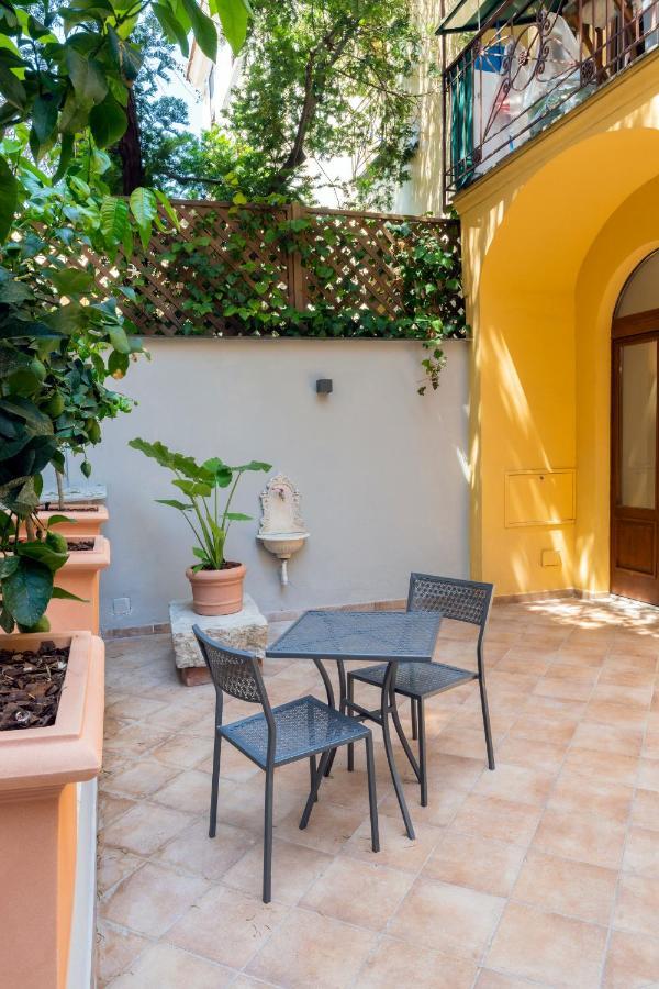 San Cesareo 64 Suite Sorrento Dış mekan fotoğraf